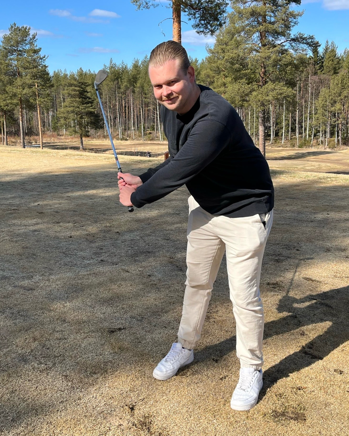 Karri Lehtoranta kiertää kenttää mielellään kavereiden kanssa.