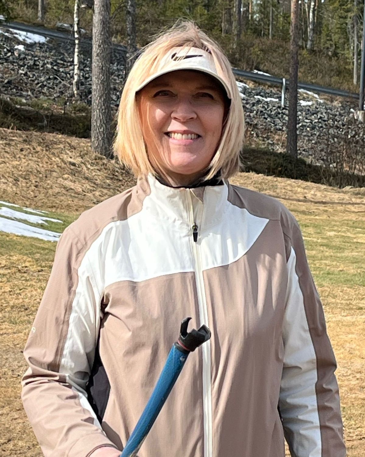 Virpi Tökkäriä kiehtoo golfkentällä kilpaileminen kenttää vastaan.