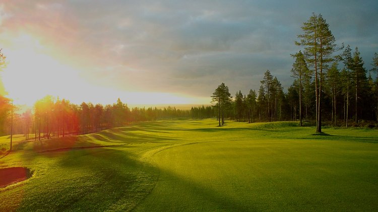 Joulupukin golfpuisto napapiirillä