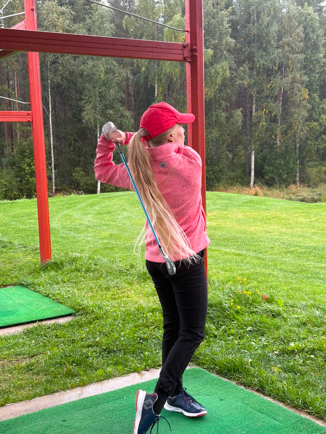 Riia Valvimo on innostunut harrastamaan golfia pitkäjänteisesti.